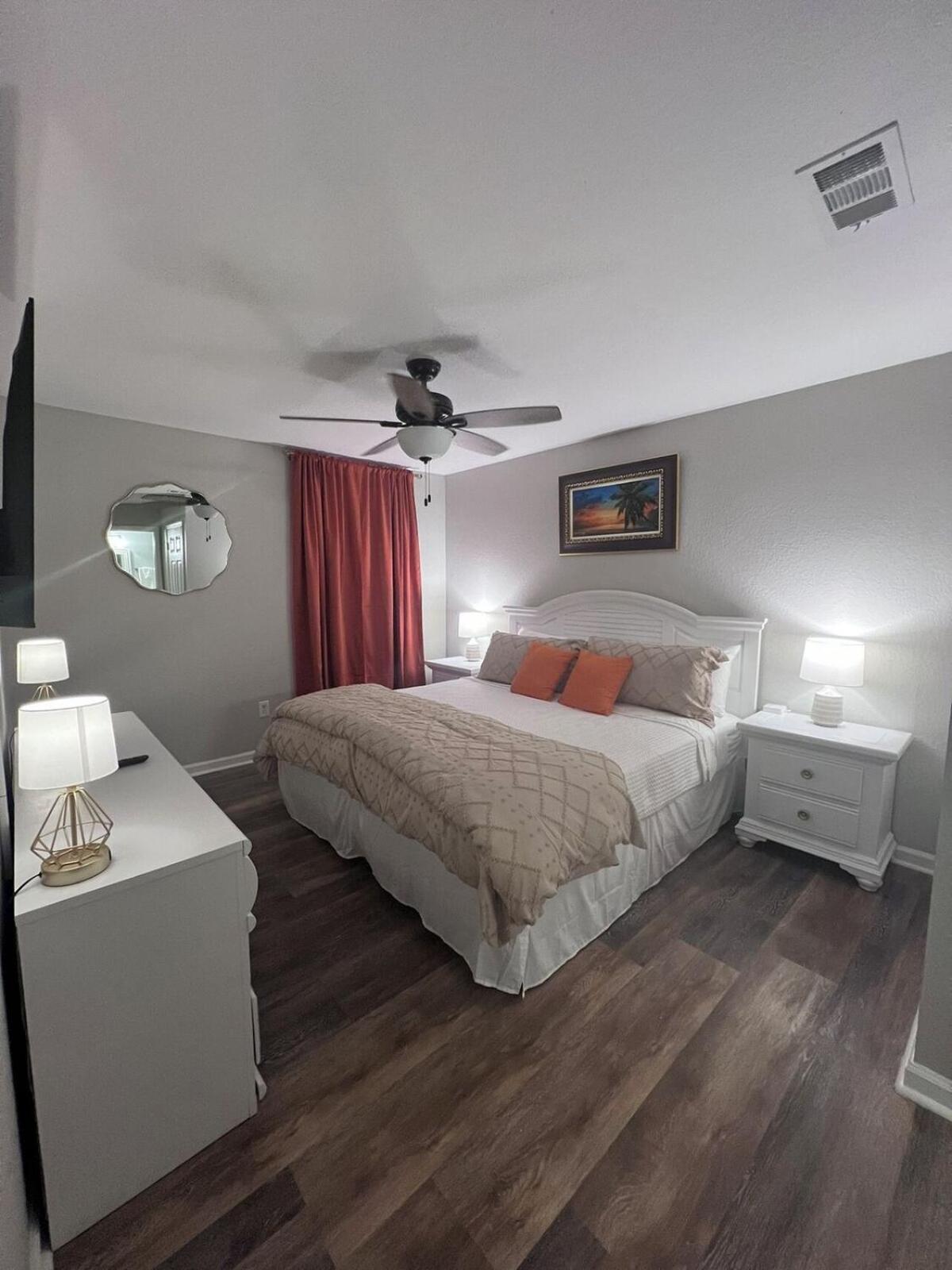 Apartment Bring Your Friends To Pcb! Panama City Beach